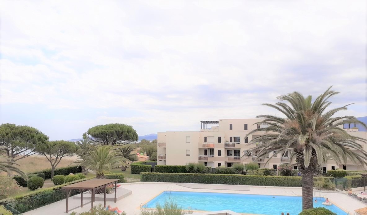 piscine les capitelles St Cyprien piscine les capitelles St Cyprien